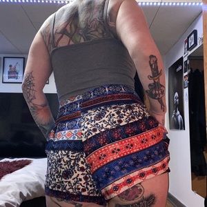 SOLD - Hippy shorts